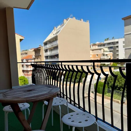 Provencal Center Getaway