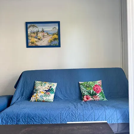 Provencal Center Getaway